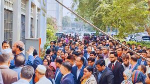 সংস্কার কমিশনের সুপারিশ নিয়ে বিক্ষোভ সচিবালয়ে