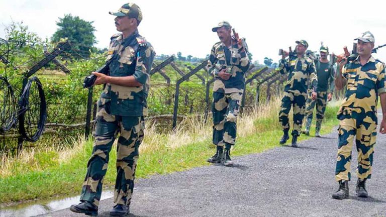 বাংলাদেশে অনুপ্রবেশ করে বিএসএফের গুলিতে আহত ভারতীয়