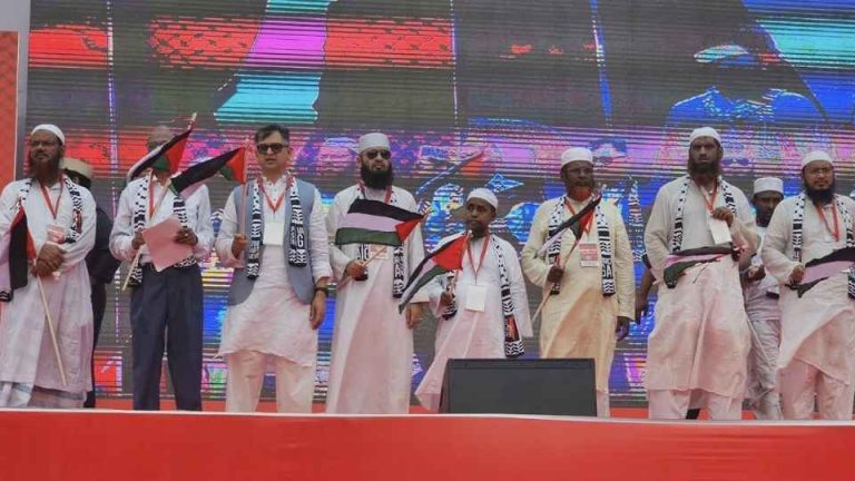 ইরানের পক্ষে কেন বাংলাদেশে বিক্ষোভ হয় না