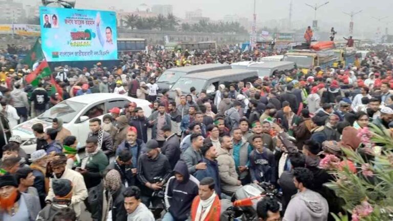 তারেক রহমানের ‘নির্বাসনের’ অবসান, লাখো মানুষের জনসমুদ্র
