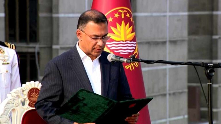 ১০ উপদেষ্টা ও ৪৯ মন্ত্রী-প্রতিমন্ত্রী নিয়ে তারেক রহমানের শুরু