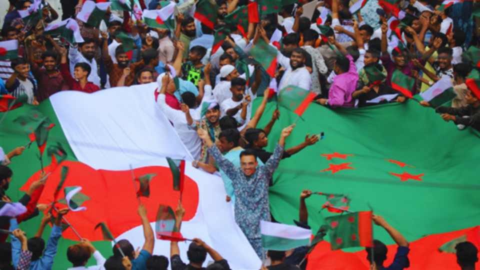 ঢাকায় আওয়ামী লীগের এমন সমাবেশের দৃশ্য চোখে পড়েনি গেল সাত মাসে।
