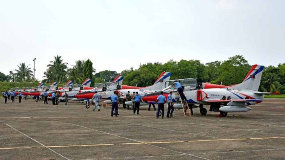 মহড়ায় বাংলাদেশ বিমানবাহিনীর সদস্যরা। ফাইল ছবি