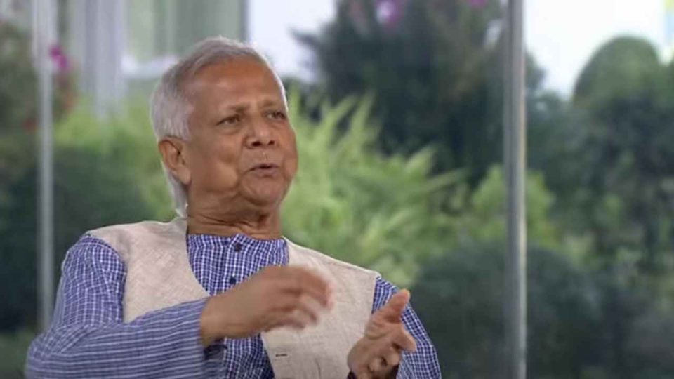 আল জাজিরার সঙ্গে কথা বলছেন মুহাম্মদ ইউনূস।