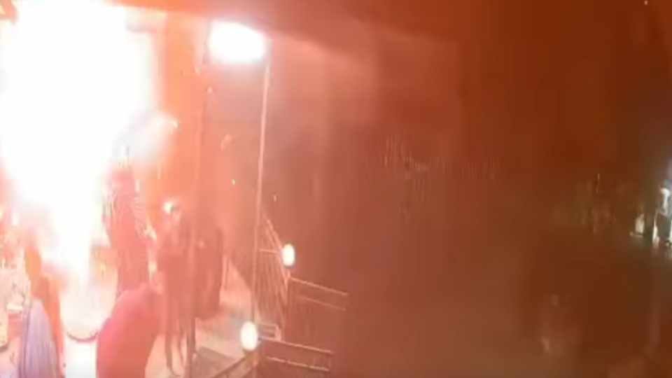 বোমা বিস্ফোরণের মুহূর্ত। ছবি সিসিটিভিতে ধারণ করা।