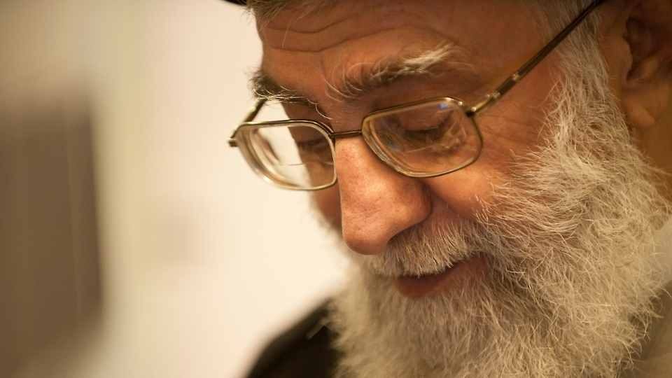 আয়াতুল্লাহ আলী খামেনি। ছবি ইরানের সর্বোচ্চ নেতার ওয়েবসাইট থেকে নেওয়া।
