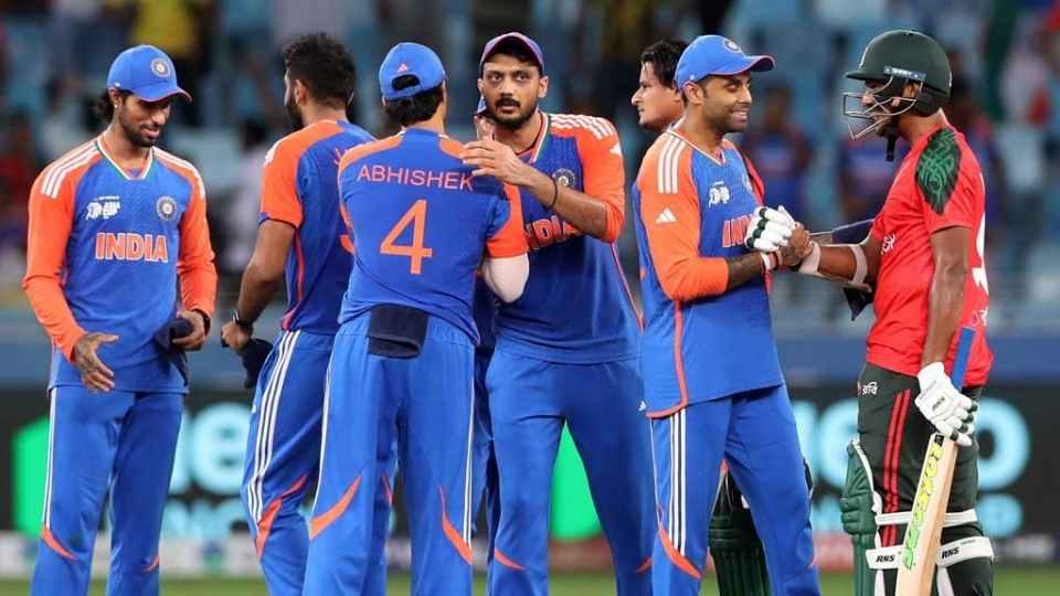 বোলিংয়ে লড়াই করলেও শেষ পর্যন্ত ব্যাটিং ব্যর্থতায় হেরে যায় বাংলাদেশ। ছবি: রয়টার্স ভায়া বিডিনিউজ।