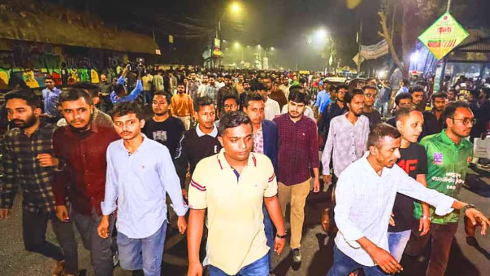 ঢাকা বিশ্ববিদ্যালয়ে ছাত্রদলের বিক্ষোভ মিছিল ও সমাবেশ।