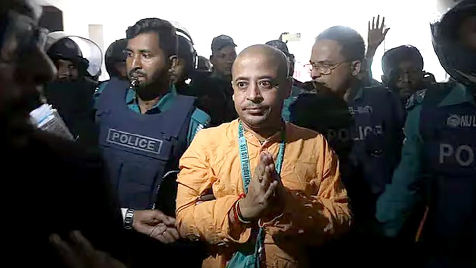 বাংলাদেশ সম্মিলিত সনাতনী জাগরণ জোটের মুখপাত্র চিন্ময় কৃষ্ণ দাস ব্রহ্মচারী