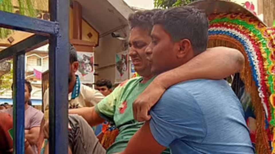 শুক্রবার সকালে ৫.৫ মাত্রার ভূমিকম্প অনুভূত হয় বাংলাদেশের বিভিন্ন অঞ্চলে। ছবি: ফেইসবুক থেকে নেওয়া।