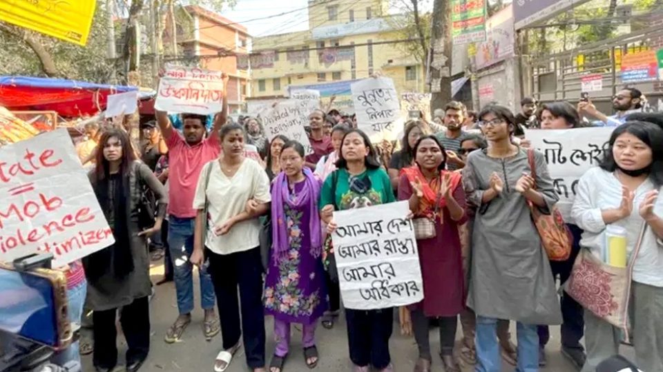 Demand for resignation of Home Advisor