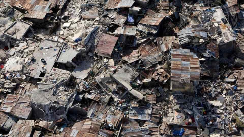 ২০১০ সালের ১২ জানুয়ারি হাইতির রাজধানীকে কাঁপিয়ে দেওয়া শক্তিশালী ভূমিকম্প। ছবি: জাতিসংঘের ওয়েবসাইট থেকে নেওয়া