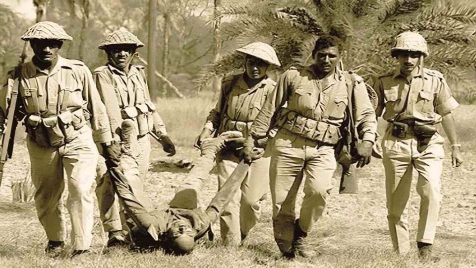 রাজাকার, আল-বদর, আল-শামসের সহায়তায় পাকিস্তানি সেনাবাহিনী একাত্তরে বাংলাদেশে চালায় গণহত্যা।