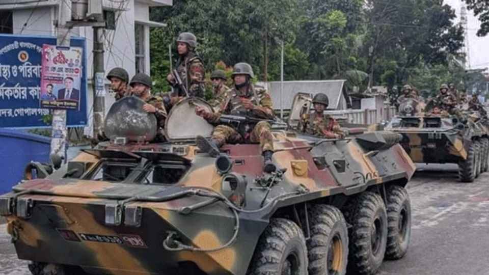 ১৬ জুলাইয়ের ঘটনার পর গত কয়েকদিন ধরেই মোতায়েন রয়েছে সেনাবাহিনী।