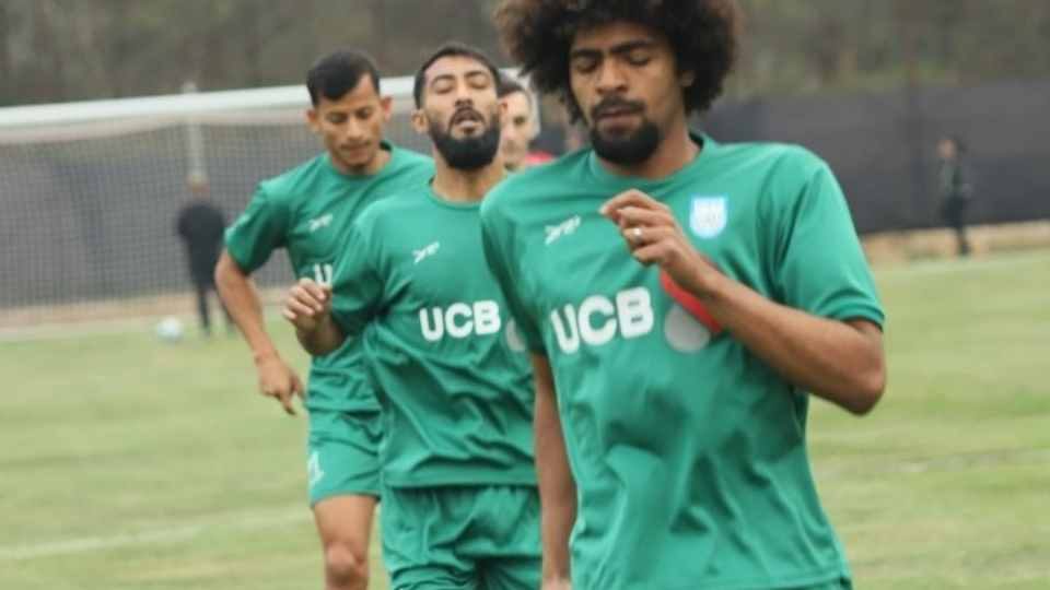 হামজাদের ম্যাচ ঘিরে উত্তেজনার মধ্যে টিকিট বিক্রির বিভ্রাটের খবর।