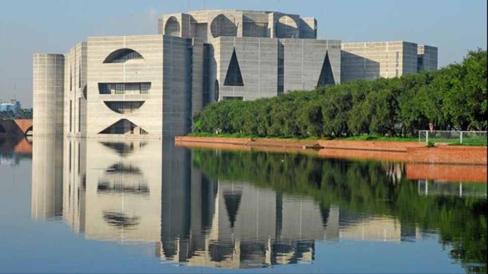 বাংলাদেশের জাতীয় সংসদ ভবন।