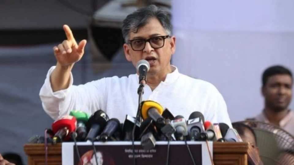 কেরানীগঞ্জ থানা বিএনপির সমাবেশে বক্তব্য রাখেন বিএনপির স্থায়ী কমিটির সদস্য সালাহউদ্দিন আহমেদ।