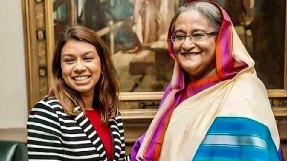 আওয়ামী লীগ সভানেত্রী শেখ হাসিনা ও তার ভাগ্নি ব্রিটিশ এমপি টিউলিপ সিদ্দিক। ছবি: ইন্ডিয়া টুডে।