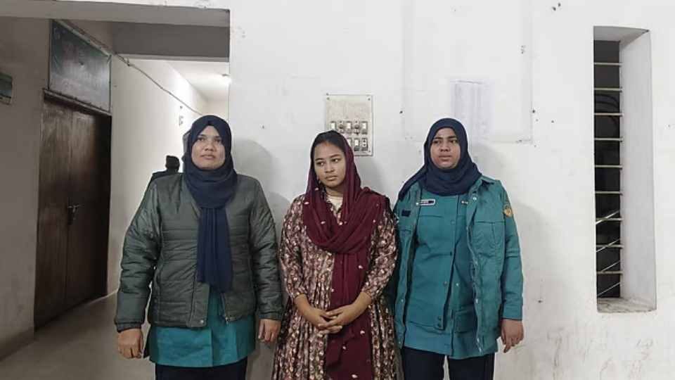 চাঁদাবাজির অভিযোগে গ্রেপ্তারকৃত তাহরিমা।