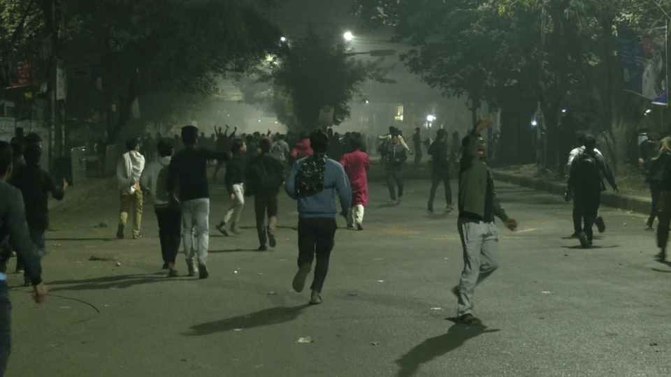 মধ্যরাতে তিতুমীর কলেজে ছাত্রদল ও শিবিরের মধ্যে সংঘর্ষের ঘটনা ঘটে। ফাইল ছবি