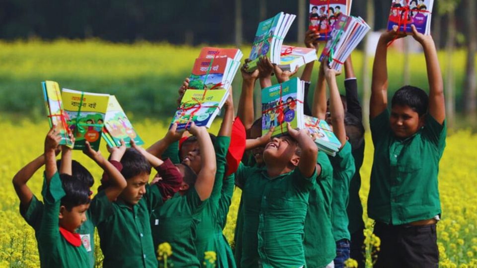 বিগত দিনগুলোতে এরকম দৃশ্য জানান দিতো নতুন বছরের, যা এবছর অপূর্ণই রয়ে যাচ্ছে।