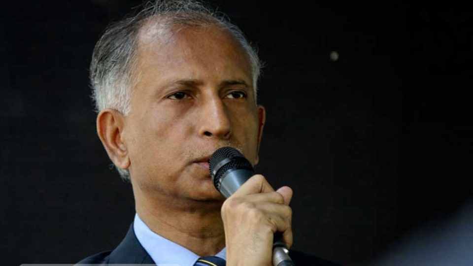 আ আ ম স আরেফিন সিদ্দিক।