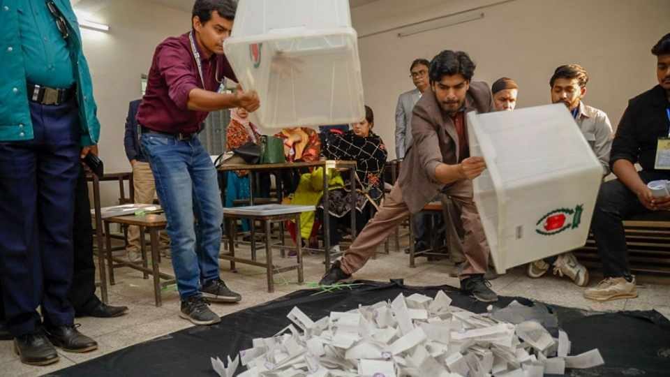 election2024 ২০২৪ সালে জাতীয় সংসদ নির্বাচনে ভোট গ্রহণের পরের দৃশ্য। ছবি: বিডিনিউজ টোয়েন্টিফোর ডটকম।