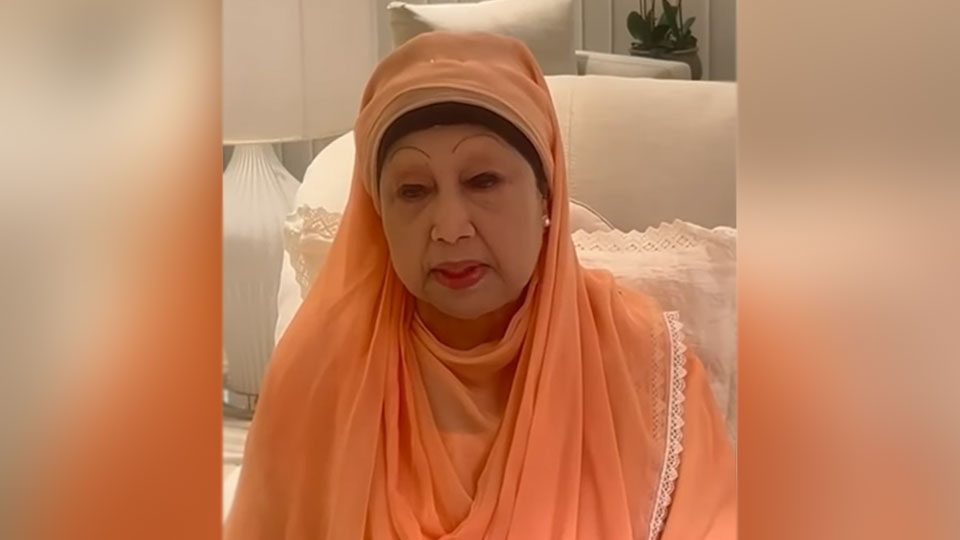 লন্ডন থেকে ভার্চুয়ালি বর্ধিত সভায় যুক্ত হয়ে বক্তব্য দেন বিএনপি চেয়ারপারসন খালেদা জিয়া।