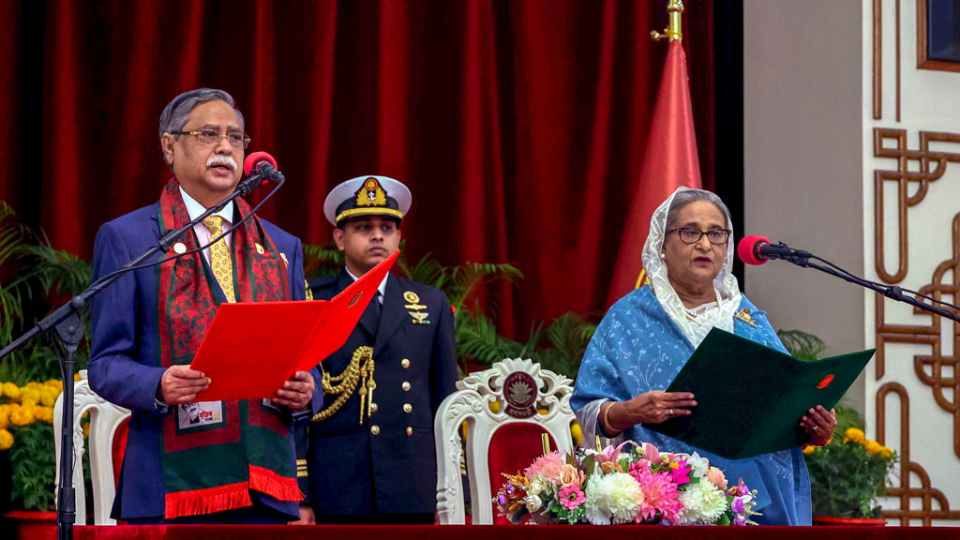 ২০২৩ সালের ২৪ এপ্রিল সাহাবুদ্দিনকে শপথ পড়ান প্রধানমন্ত্রী শেখ হাসিনা। ছবি: বাসস