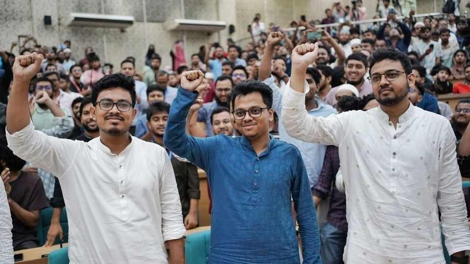 ডাকসুতে ভিপি, জিএস ও এজিএস পদে বিজয়ী ইসলামী ছাত্রশিবিরের সাদিক কায়েম, এস এম ফরহাদ ও মুহা. মহিউদ্দিন খান।