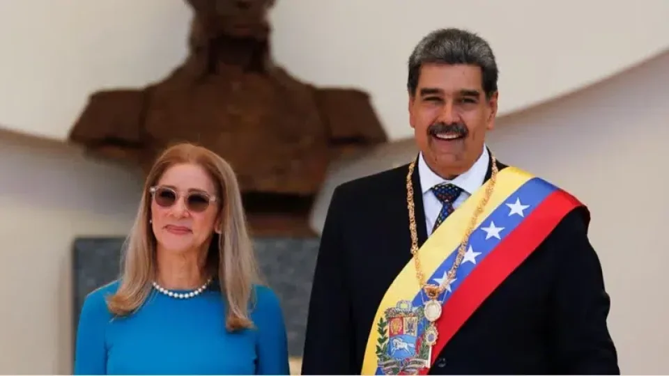 প্রেসিডেন্ট নিকোলা মাদুরো ও তার স্ত্রী। ফাইল ছবি।