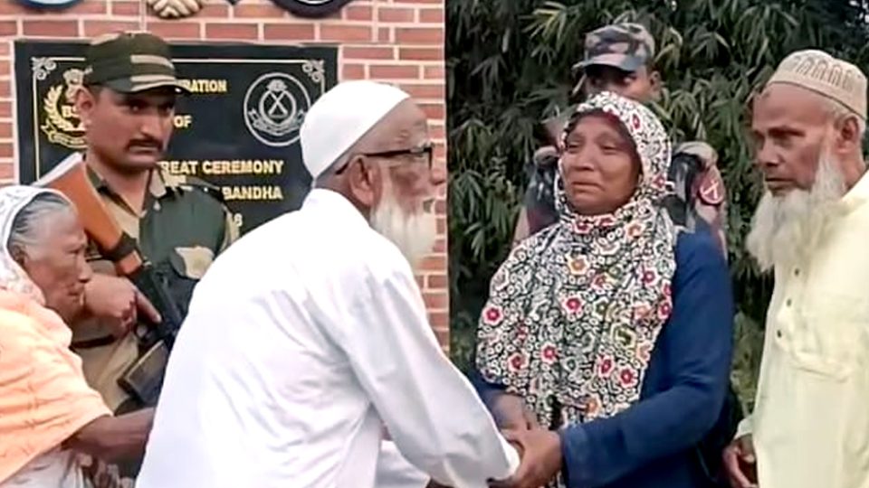 জিরো পয়েন্টে মা-বাবার সঙ্গে দেখা মেয়ের